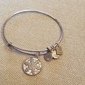 🌼Silver snowflake Alex and Ani bracelet🌼